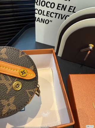 Louis Vuitton Monogram Coin Purse Keychain - Brown view 8