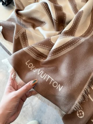 Louis Vuitton Monogram Border Scarf Cream & Taupe 140cm view 3