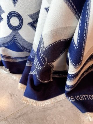 Louis Vuitton Monogram Border Scarf Cream & Taupe 140cm view 7