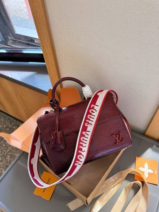 Louis Vuitton Cluny BB Epi Leather Shoulder Bag - Burgundy view 3