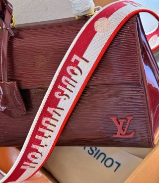 Louis Vuitton Cluny BB Epi Leather Shoulder Bag - Burgundy view 4