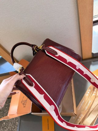 Louis Vuitton Cluny BB Epi Leather Shoulder Bag - Burgundy view 6