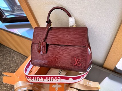 Louis Vuitton Cluny BB Epi Leather Shoulder Bag - Burgundy view 8