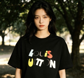 Louis Vuitton Colorblock Logo Black T-Shirt view 1