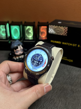 Huawei GT5 Pro Black Smartwatch with Three-Strap Bundle view 2