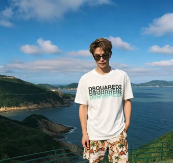 Dsquared2 White Gradient Logo T-Shirt view 7