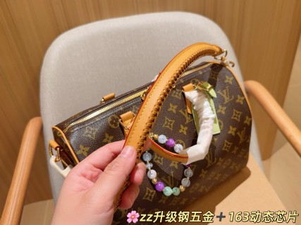 Louis Vuitton Speedy 30 Monogram Canvas Pillow Bag view 8