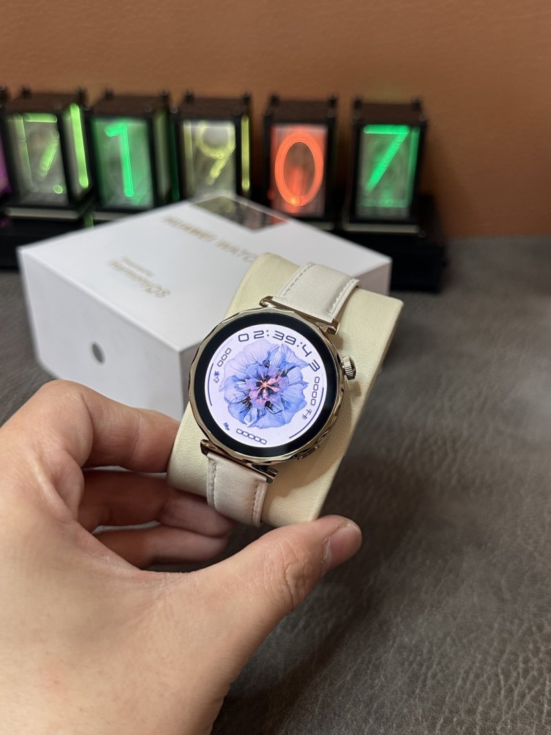 Smart AMOLED Smartwatch with Cream Leather Strap