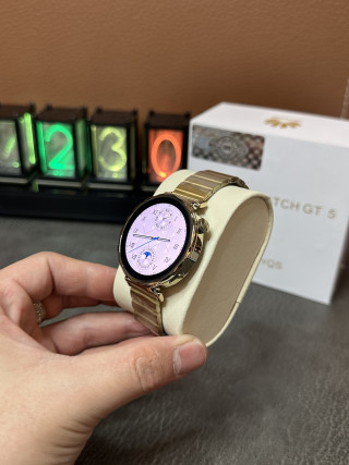 Smart AMOLED Smartwatch with Cream Leather Strap view 2
