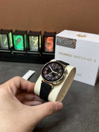 Smart AMOLED Smartwatch with Cream Leather Strap view 3