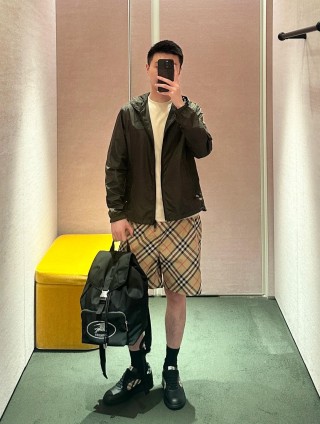 Burberry Beige Check Bermuda Shorts view 5