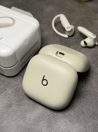 Beats Powerbeats Pro 2 Wireless Earphones – White view 6