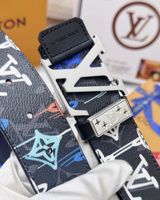Louis Vuitton Monogram Graffiti Belt Black Multi view 8