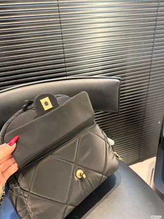 Chanel 25N Quilted Nylon Backpack - Olive view 4