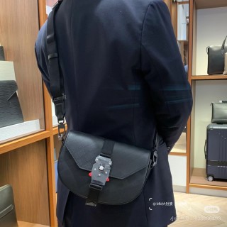 Louis Vuitton Epi Leather Crossbody Bag Black view 3