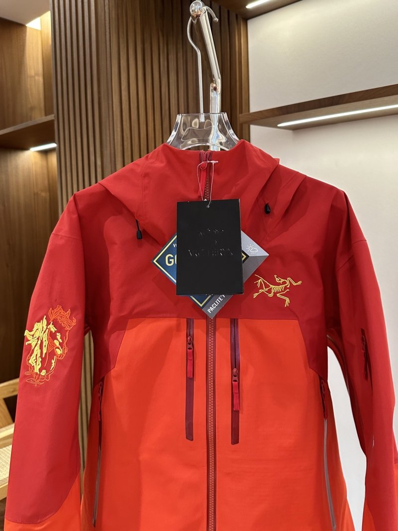 Stone Island Red Technical Mountain Jacket with Horse Embroidery