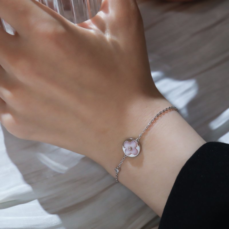 Louis Vuitton Round Mother-of-Pearl Bracelet Rose Gold view