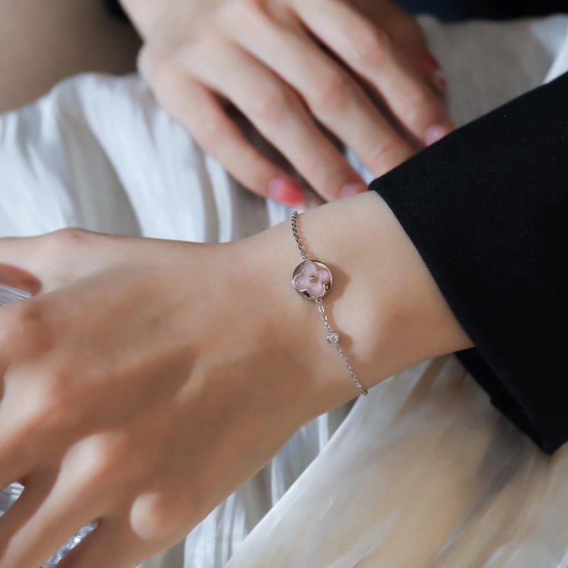 Louis Vuitton Round Mother-of-Pearl Bracelet Rose Gold view