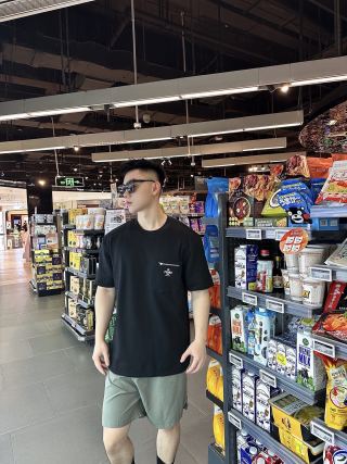 Fendi Black Pocket T-Shirt with Zip Detail view 3