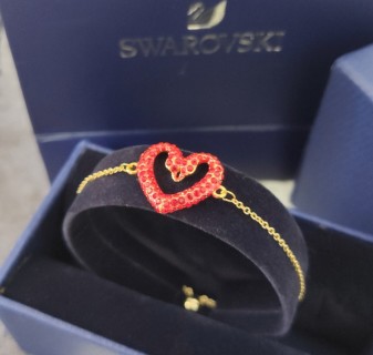 Swarovski Infinite Love Crystal Swan Heart Bracelet Red Gold view 3