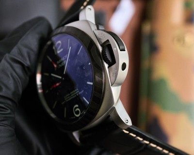 Panerai Luminor Luna Rossa Black Dial 44mm Automatic Watch view 5