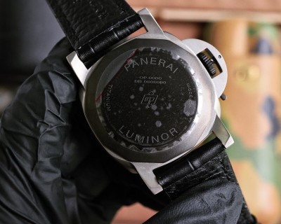 Panerai Luminor Luna Rossa Black Dial 44mm Automatic Watch view 8