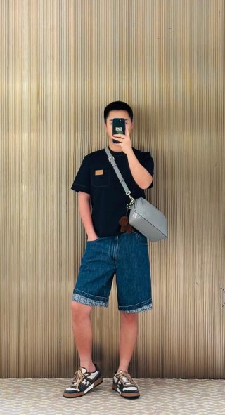 Black Pocket T-Shirt with Orange Label Detail view 3