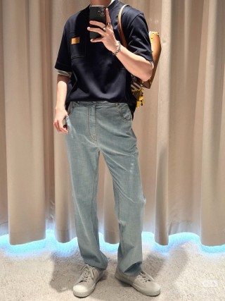 Black Pocket T-Shirt with Orange Label Detail view 9