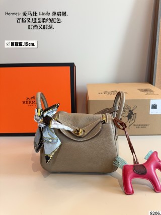 Hermès Lindy Single Shoulder Bag Pink view 6