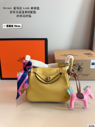 Hermès Lindy Single Shoulder Bag Pink view 8