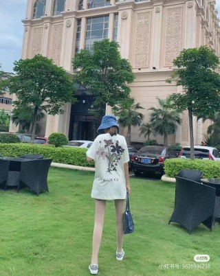Cream Floral Botanical Print Short Sleeve T-Shirt view 8