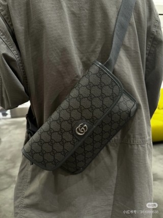 Gucci GG Supreme Canvas Black Crossbody Bag view 3