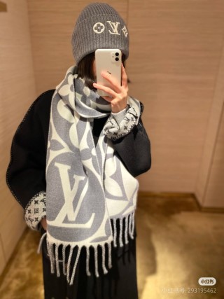 Louis Vuitton LV Monogram Reversible Wool Cashmere Scarf Blue view 2