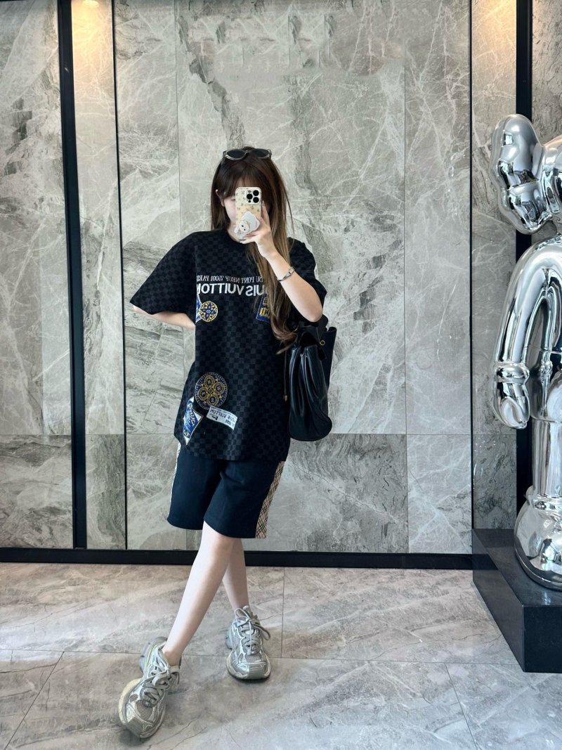 Louis Vuitton Damier Monogram Black T-Shirt view
