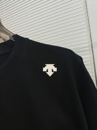 Descente Logo Short Sleeve T-Shirt White view 7