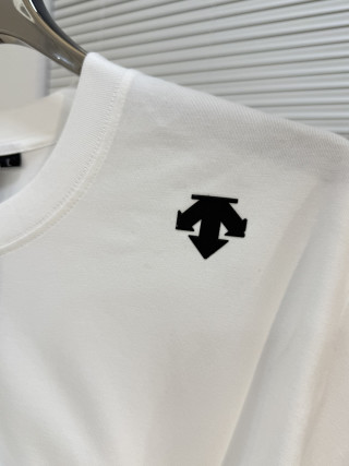 Descente Logo Short Sleeve T-Shirt White view 9