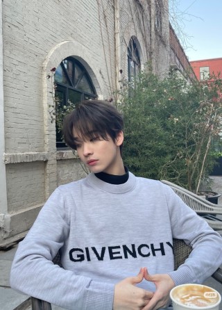 Givenchy Logo Sweatshirt Grey view 3