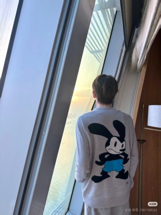Givenchy Logo Sweatshirt Grey view 4