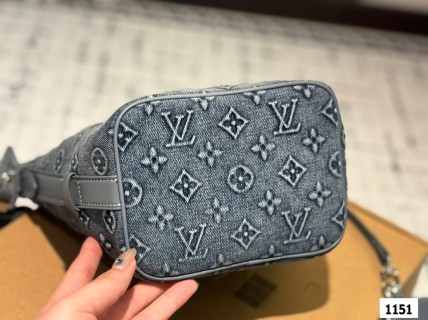 Louis Vuitton Denim Monogram Bucket Bag Blue view 8