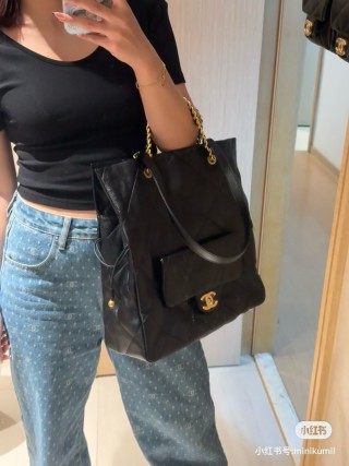 Chanel 25C Tote Bag Black Quilted view 5