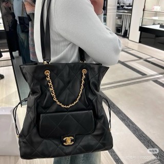Chanel 25C Tote Bag Black Quilted view 6