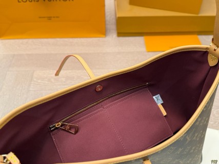 Louis Vuitton Monogram Carryall Tote Bag - Brown view 9