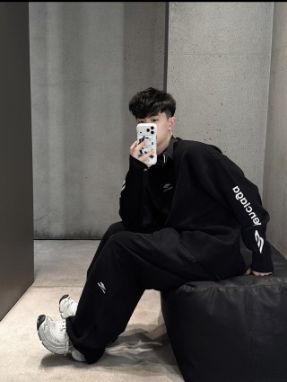 Black Oversized Crewneck Sweatshirt view 2