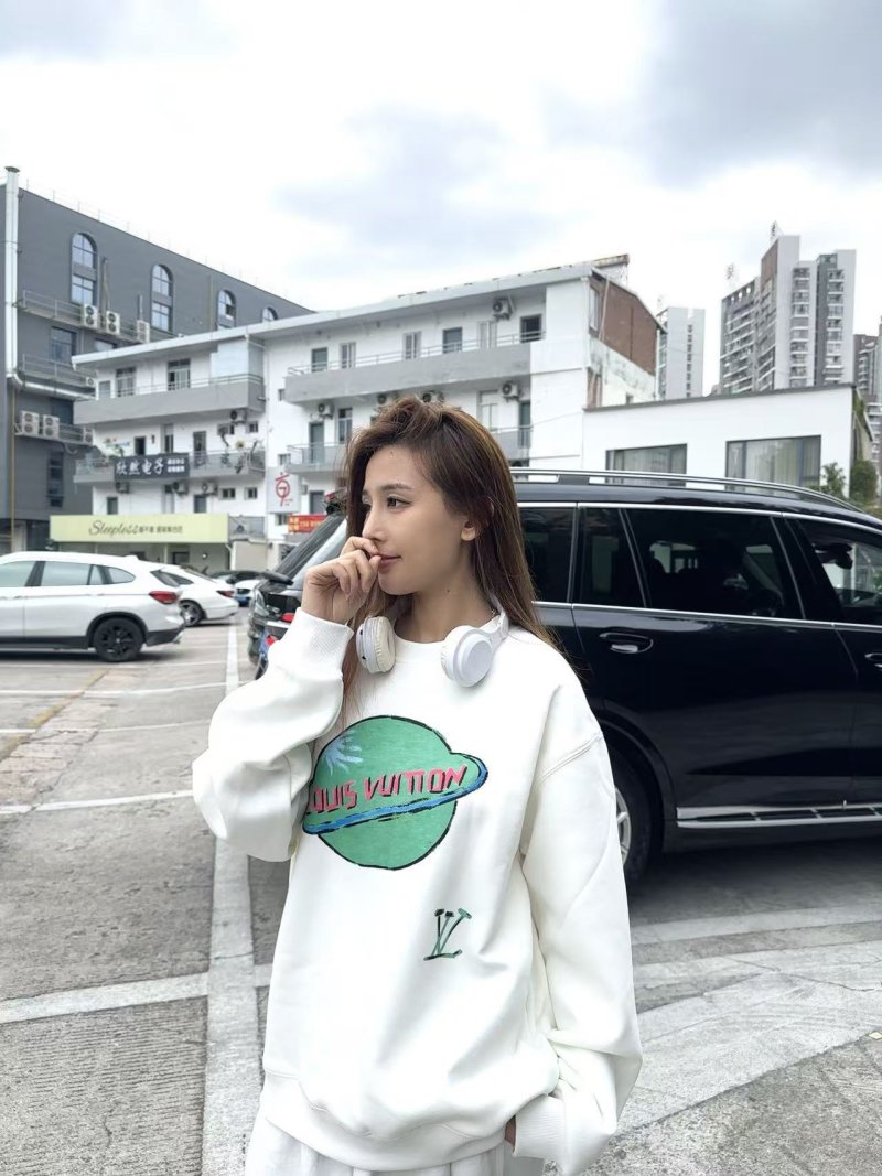 Louis Vuitton Planet Graphic White Hoodie view