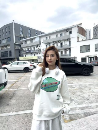 Louis Vuitton Planet Graphic White Hoodie view 5