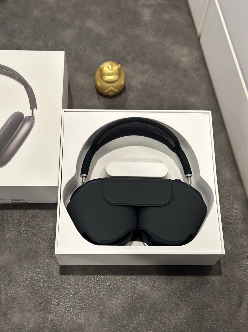 Apple AirPods Pro Max Midnight Black USB-C 1:1 Replica