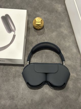 Apple AirPods Pro Max Midnight Black USB-C 1:1 Replica view 2
