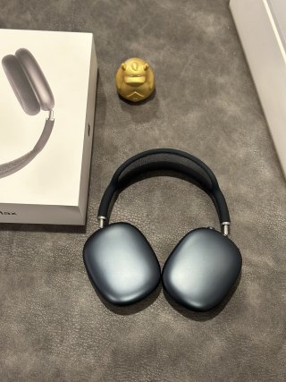 Apple AirPods Pro Max Midnight Black USB-C 1:1 Replica view 3