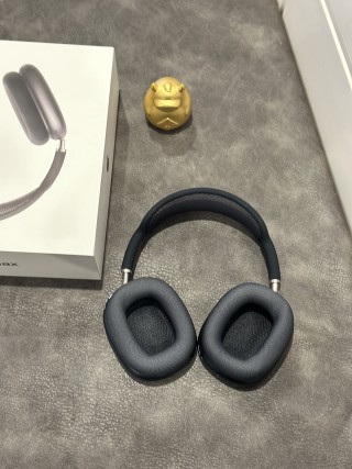 Apple AirPods Pro Max Midnight Black USB-C 1:1 Replica view 4