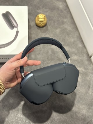 Apple AirPods Pro Max Midnight Black USB-C 1:1 Replica view 5